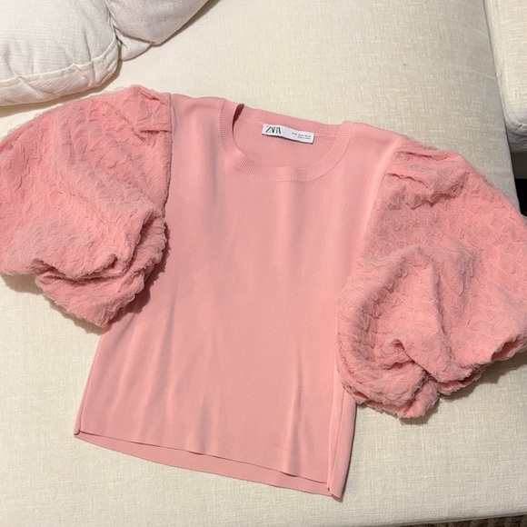 Zara Tops - Zara puff sleeve top